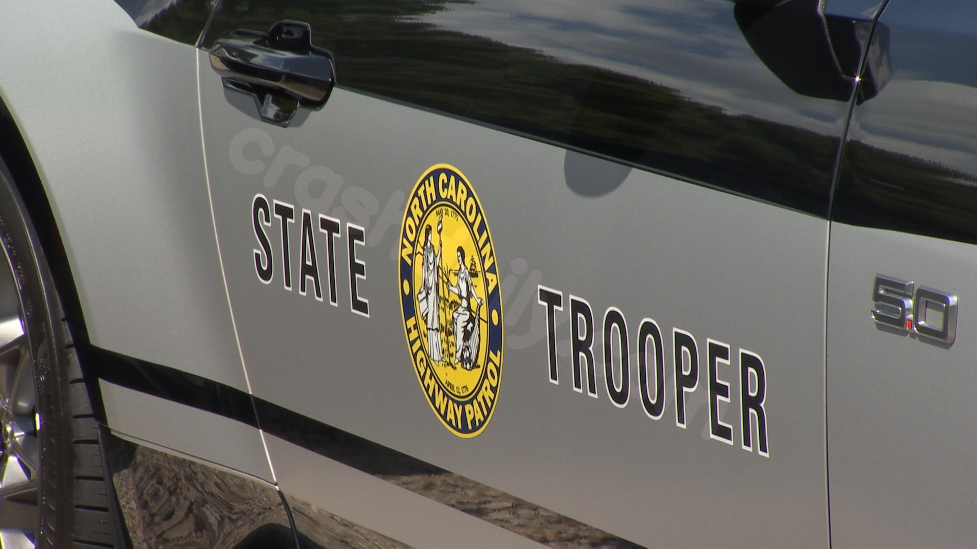 Man dies in Johnston County car crash along I-40, NCSHP says