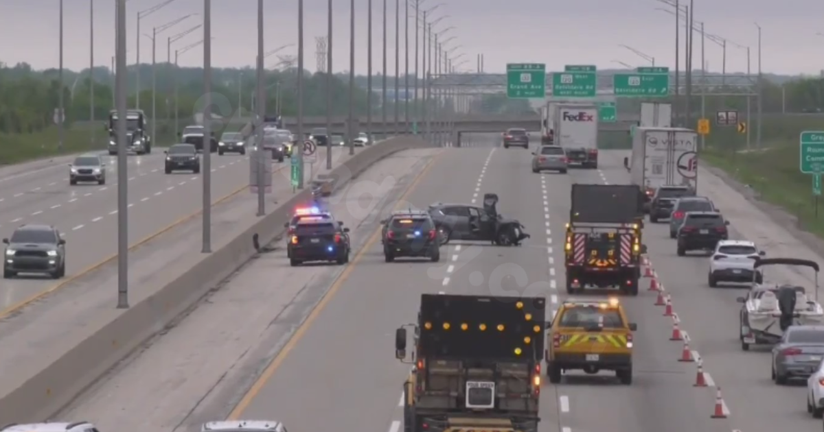 1 dead, 1 injured after crash involving semi truck on I-94 in Gurnee, Illinois