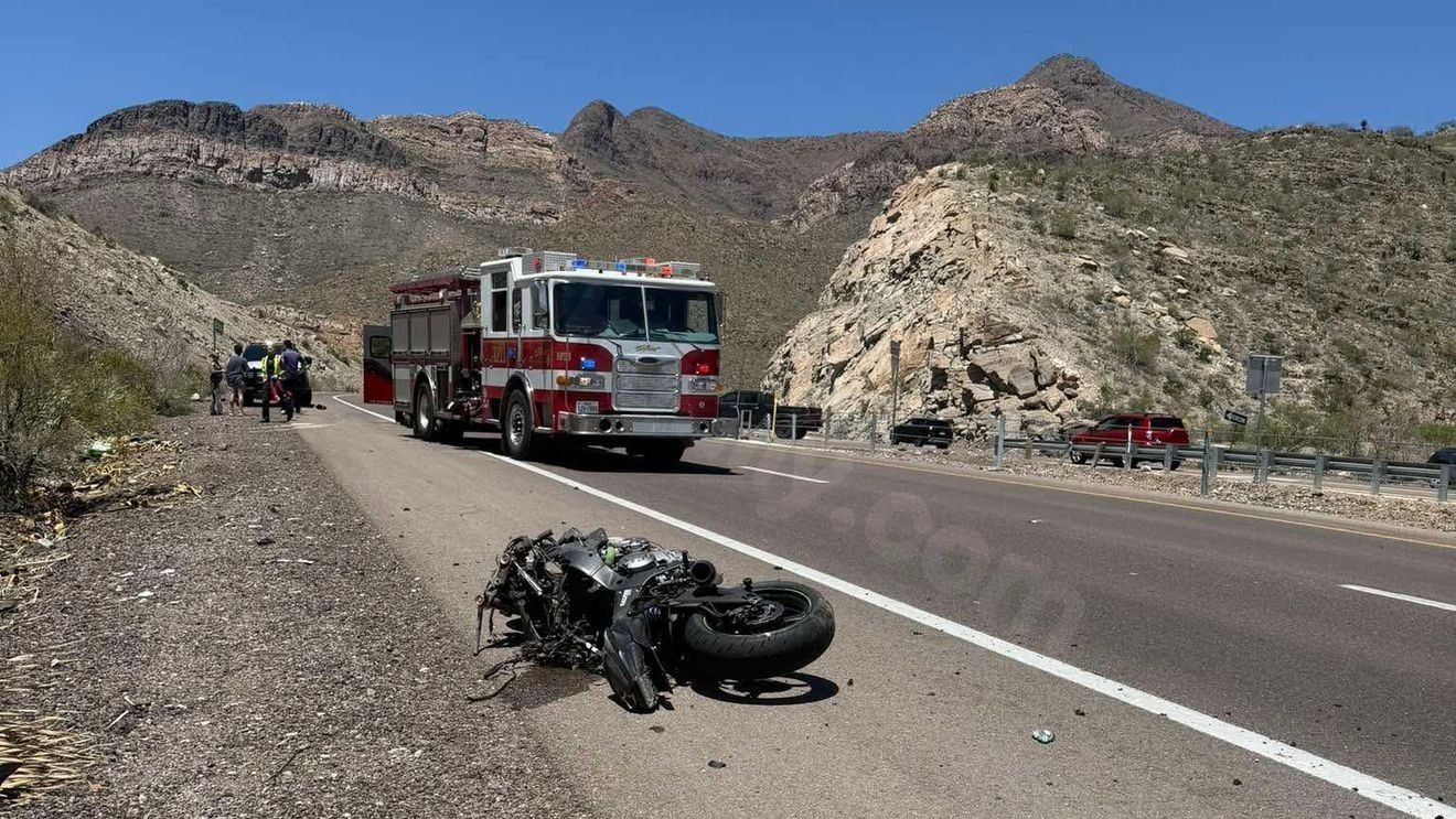 Crash closes eastbound lanes of Loop 375 at Transmountain