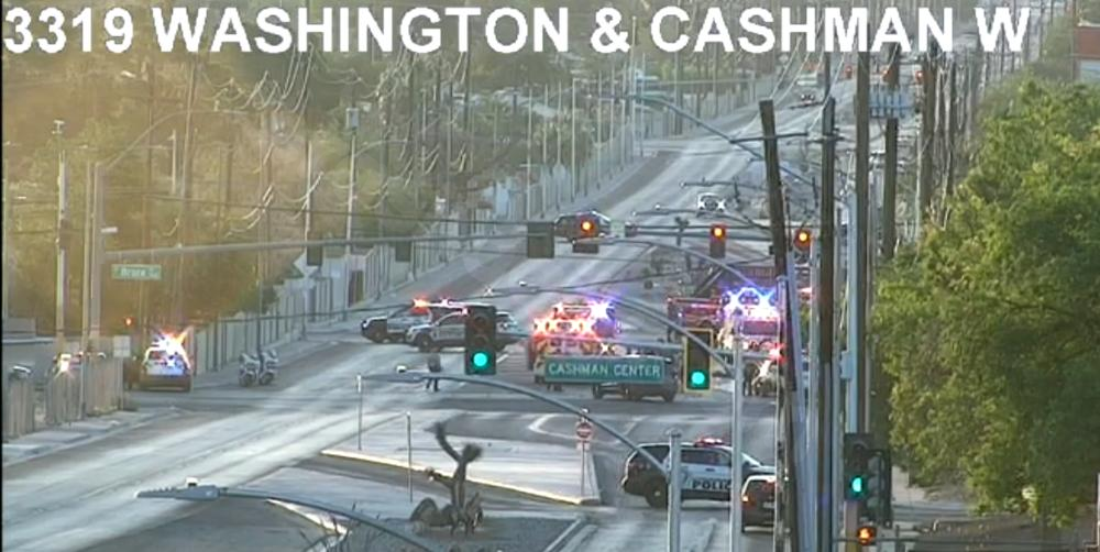 Man dead, 2 hospitalized in suspected DUI, high-speed Las Vegas crash