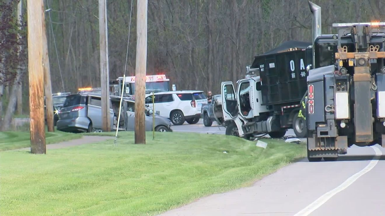 One person killed in three-vehicle crash in Perinton
