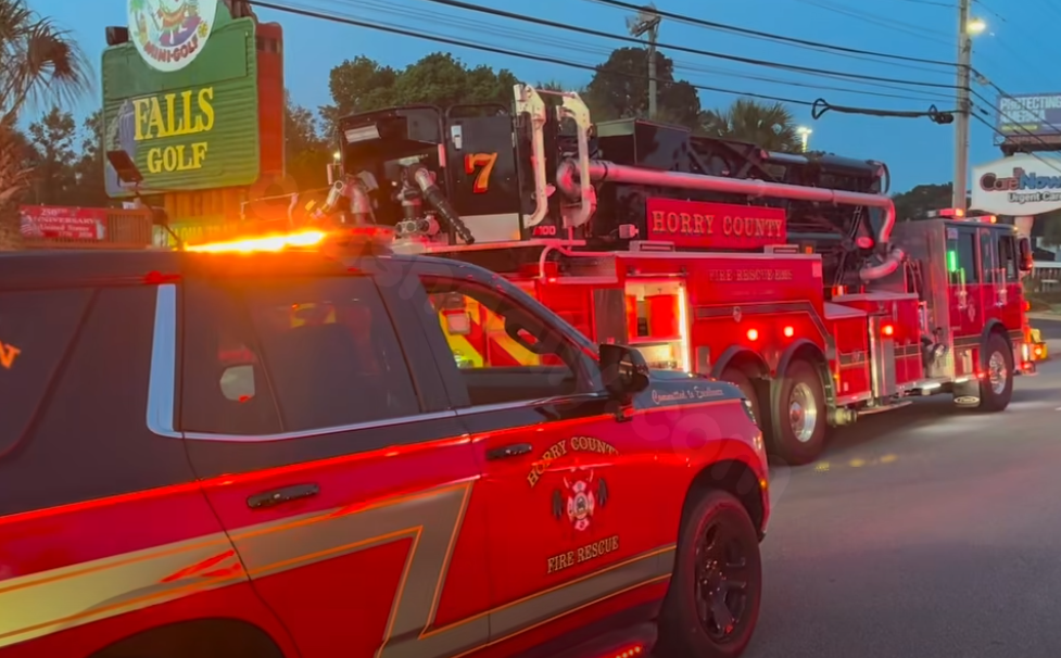 2 hurt after crash, gas leak along N. Kings Highway, Horry County Fire Rescue says