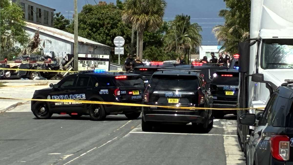 Deadly crash: Car drives into Brightline train, two people killed in West Palm Beach