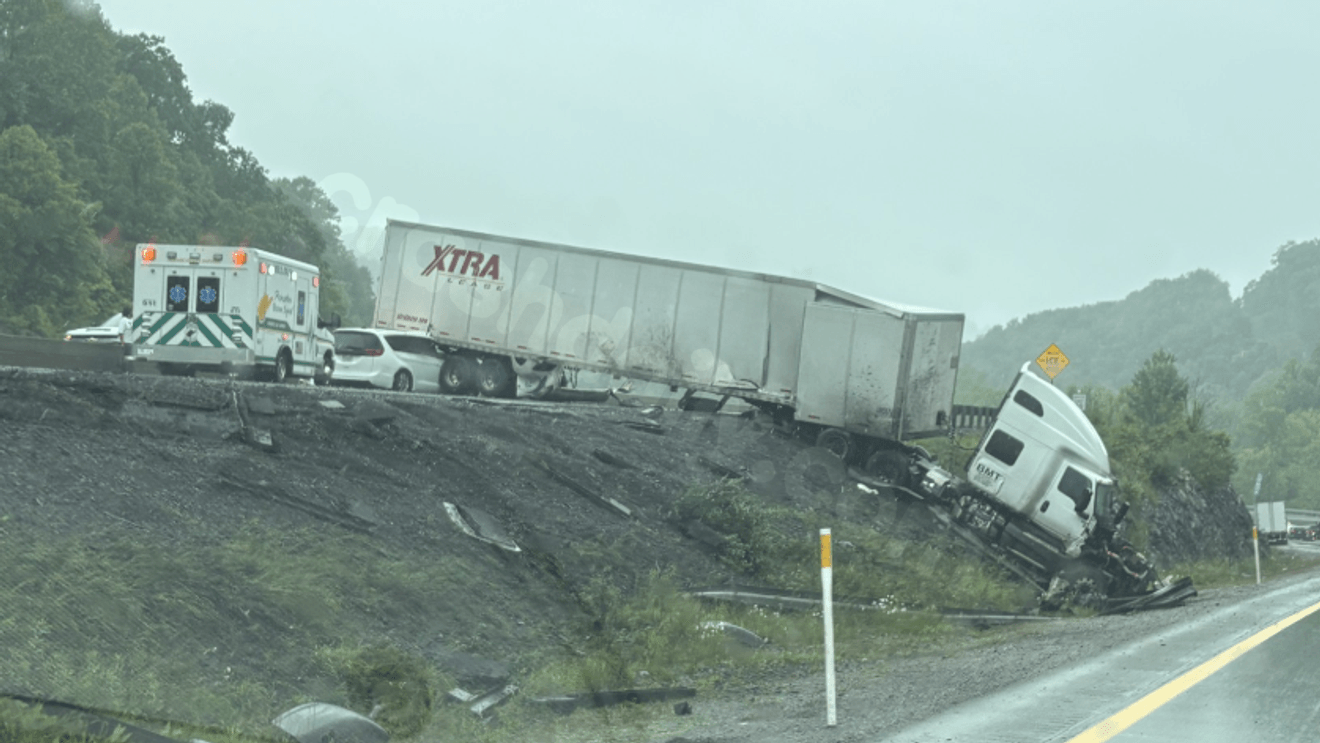 Tractor trailer crash closes I-77 North in Fayette County