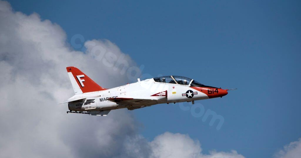 2 Navy pilots safely eject from training jet crash in Mississippi