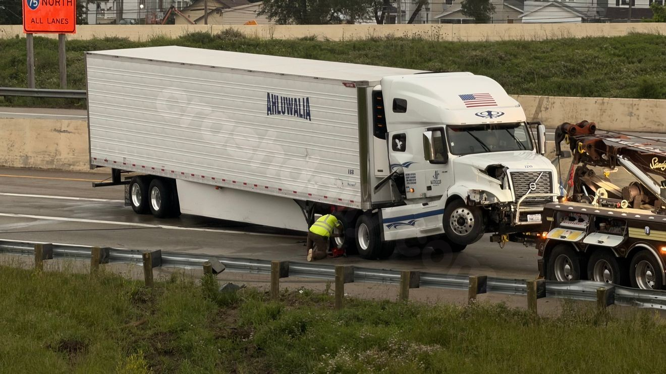 I-75 South crash reroutes drivers as crews clear semi this morning