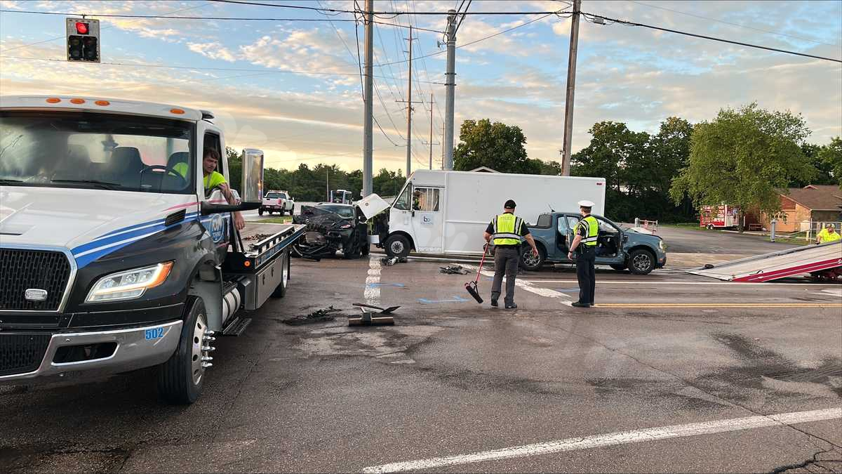 Police: 1 hospitalized after crash involving 4 cars in West Chester