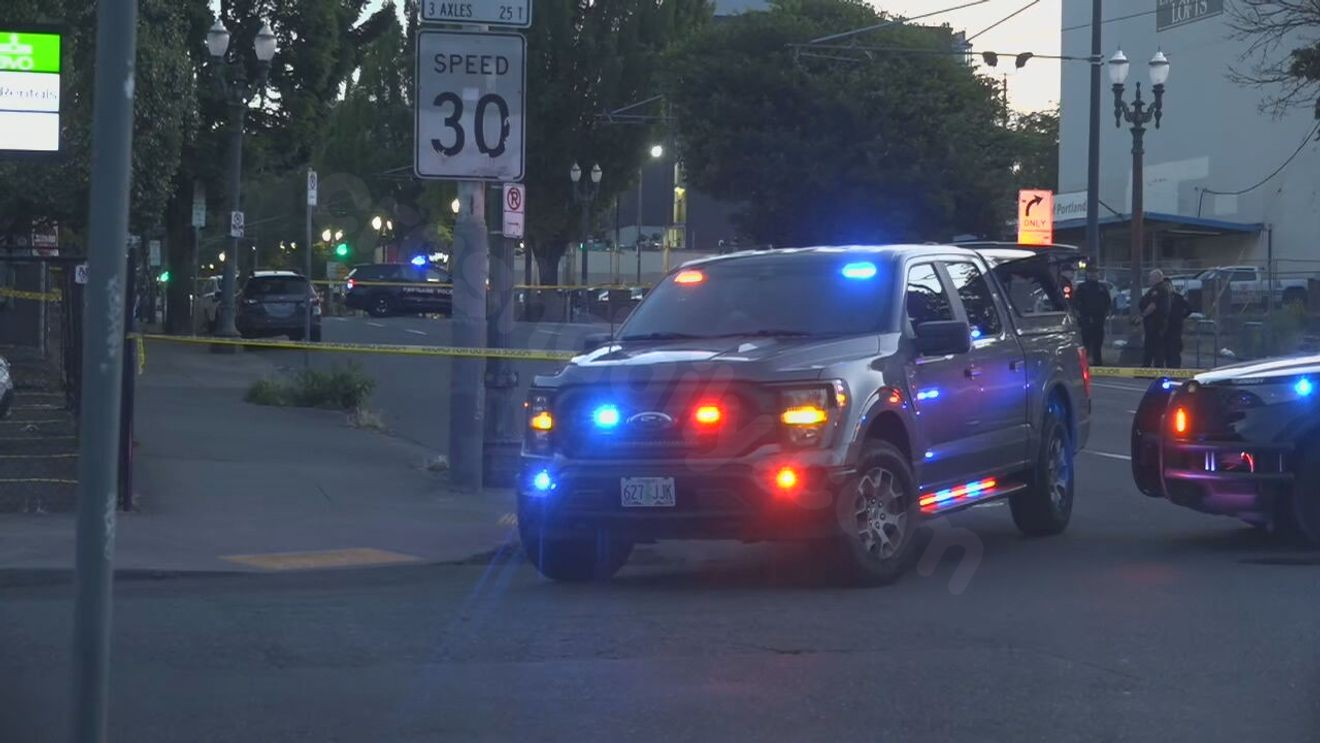 Portland police investigate early morning pedestrian-vehicle crash at SE Grand and Pine