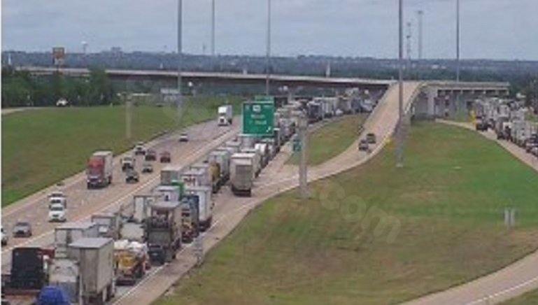 Seven-vehicle accident impacting traffic at I-35, I-14