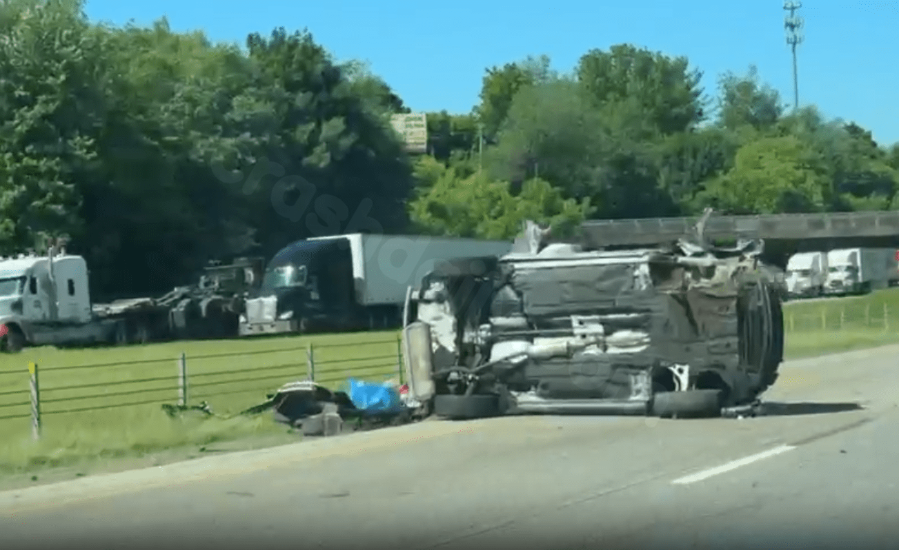 VIDEO: Rollover crash blocks lanes on I-81