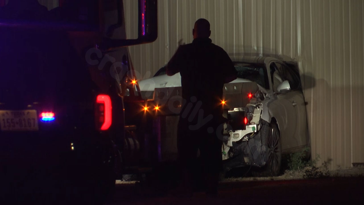 LPD responds to early morning crash, one person injured