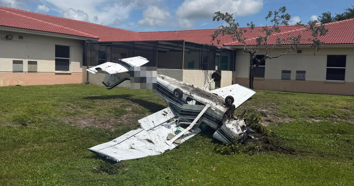 Small plane crash reported in Pembroke Pines, officials say