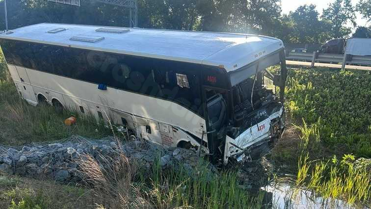 Five Mass. residents ages 7-45 killed in Virginia crash involving bus, SUVs