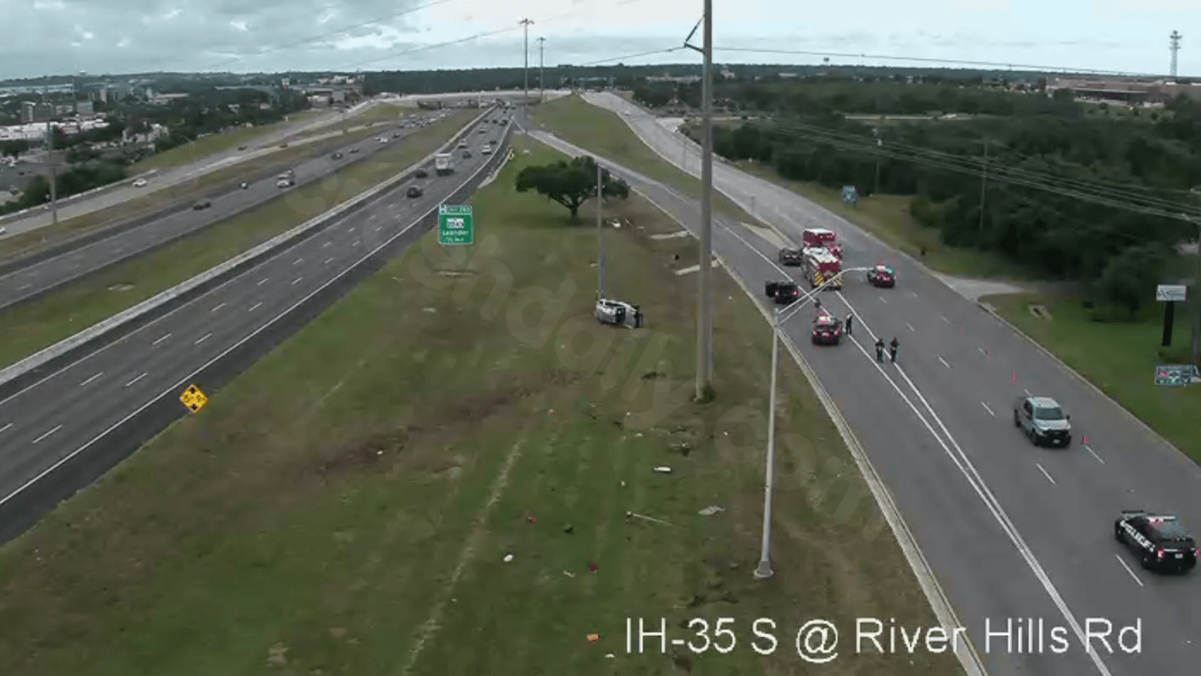 I-35 frontage road at Williams Drive reopens after rollover crash with serious injuries