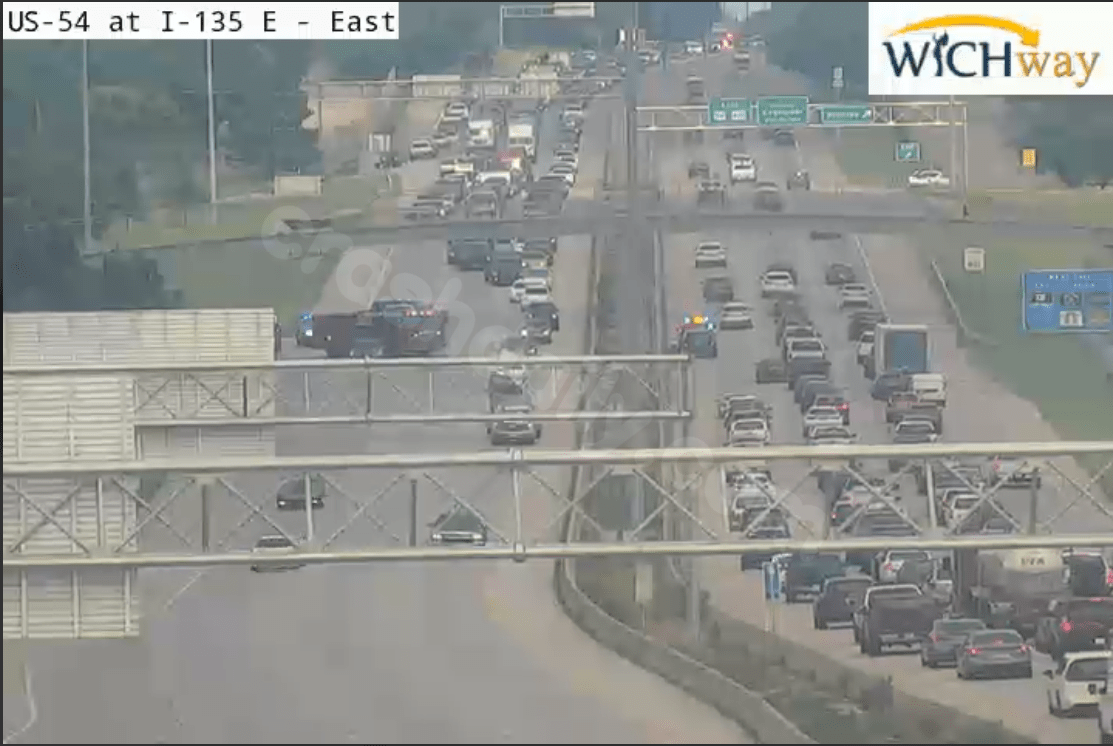 One dead in east Wichita crash on Kellogg