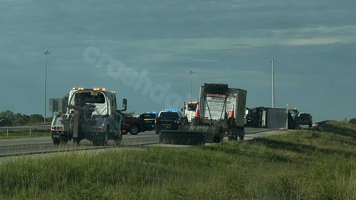 1 dead, several injured after semi-trailer crash on I-75 in Collier County