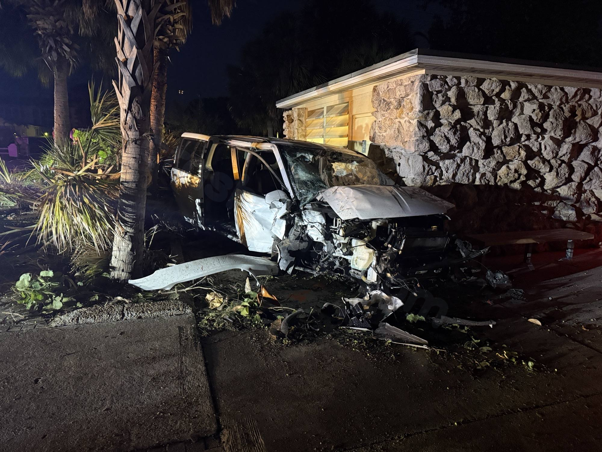 4 teenagers seriously injured after vehicle crashes into Venice Beach pavilion