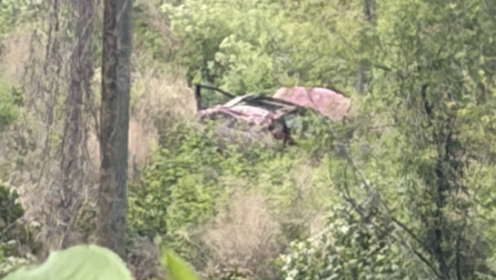 Battleground Avenue closed due to crash with injuries, Greensboro officers say