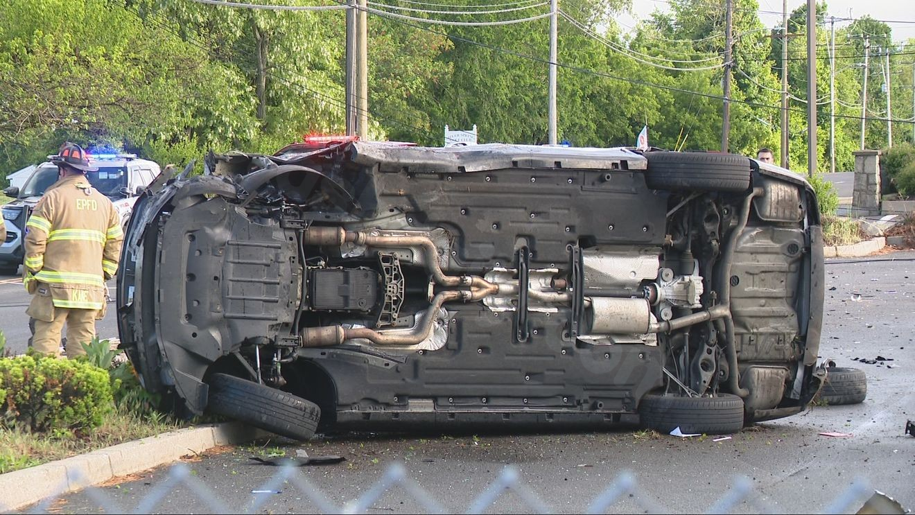 Portions of Pawtucket Avenue in East Providence closed following crash