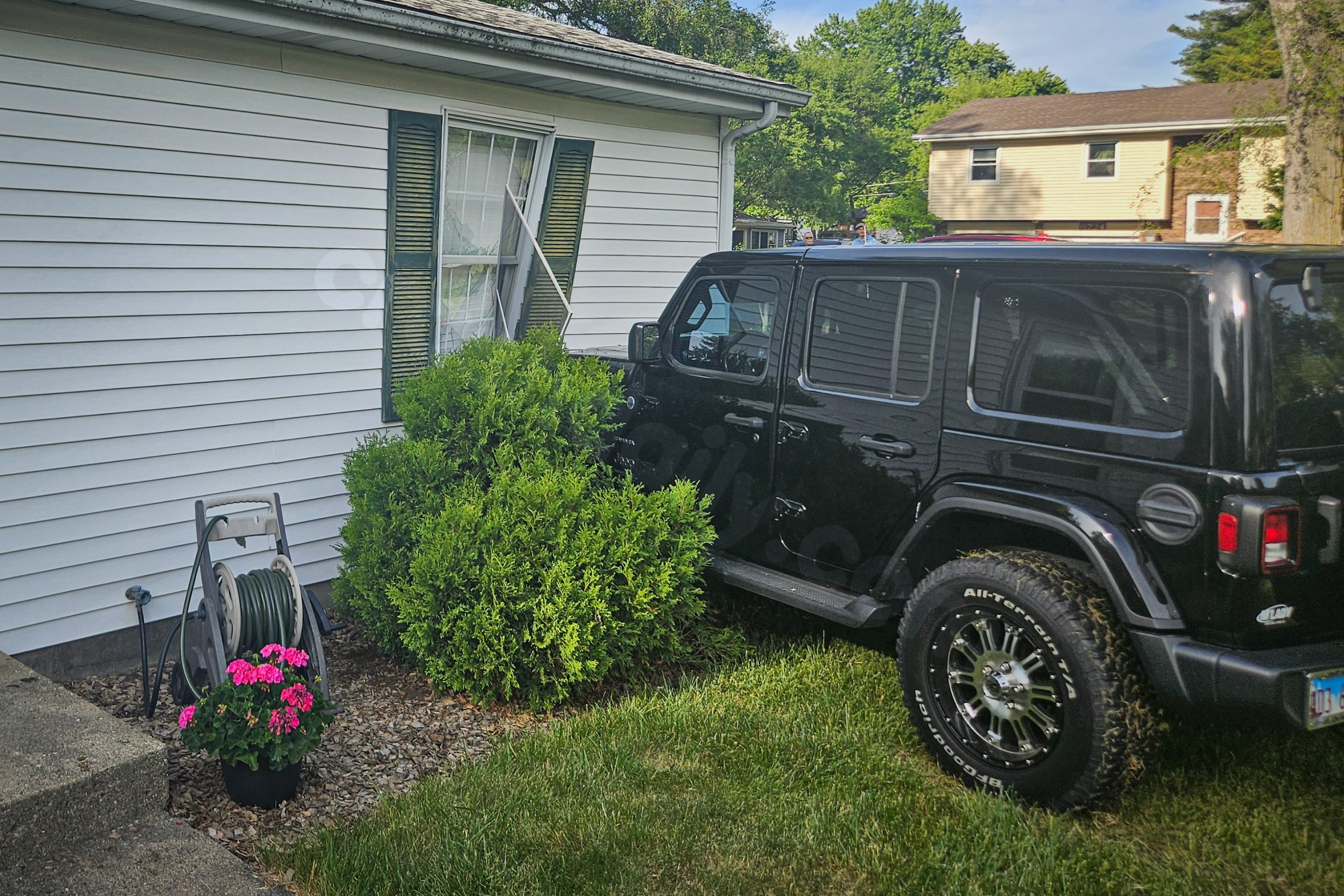 Jeep crashes into Cary home
