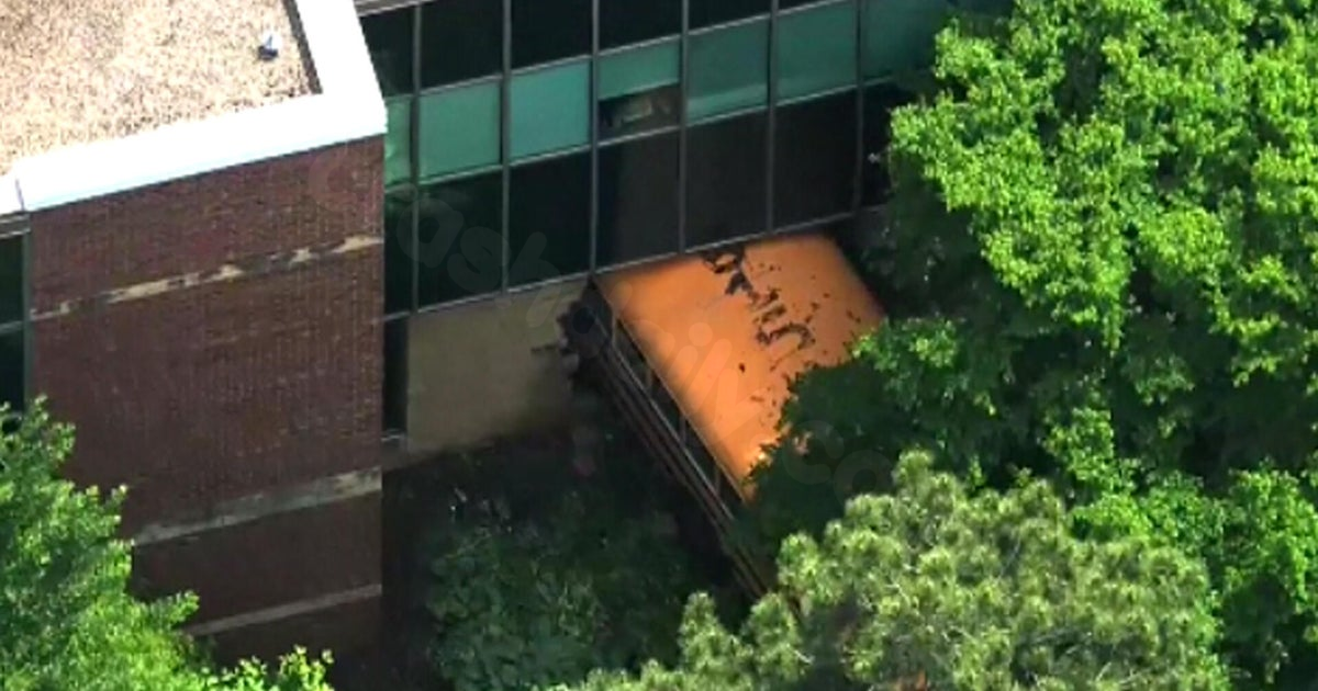 3 kids, 1 adult hospitalized after school bus slams into Hamline University building in St. Paul, police say