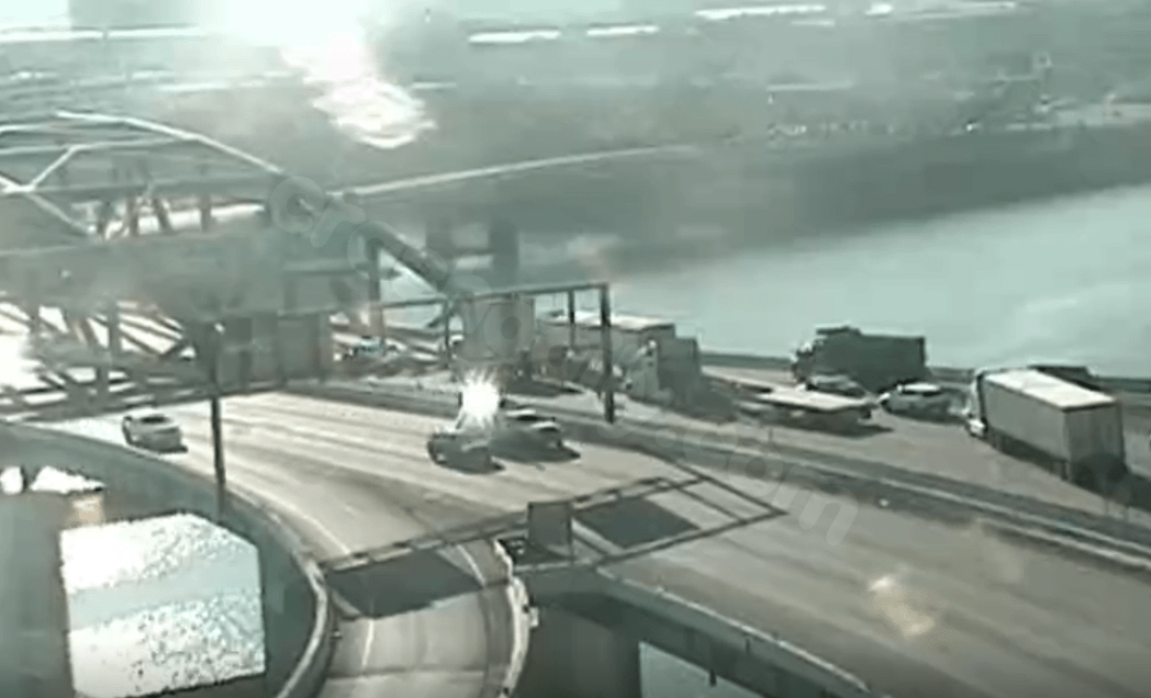 Accident backs up lanes on Charleston’s big blue bridge
