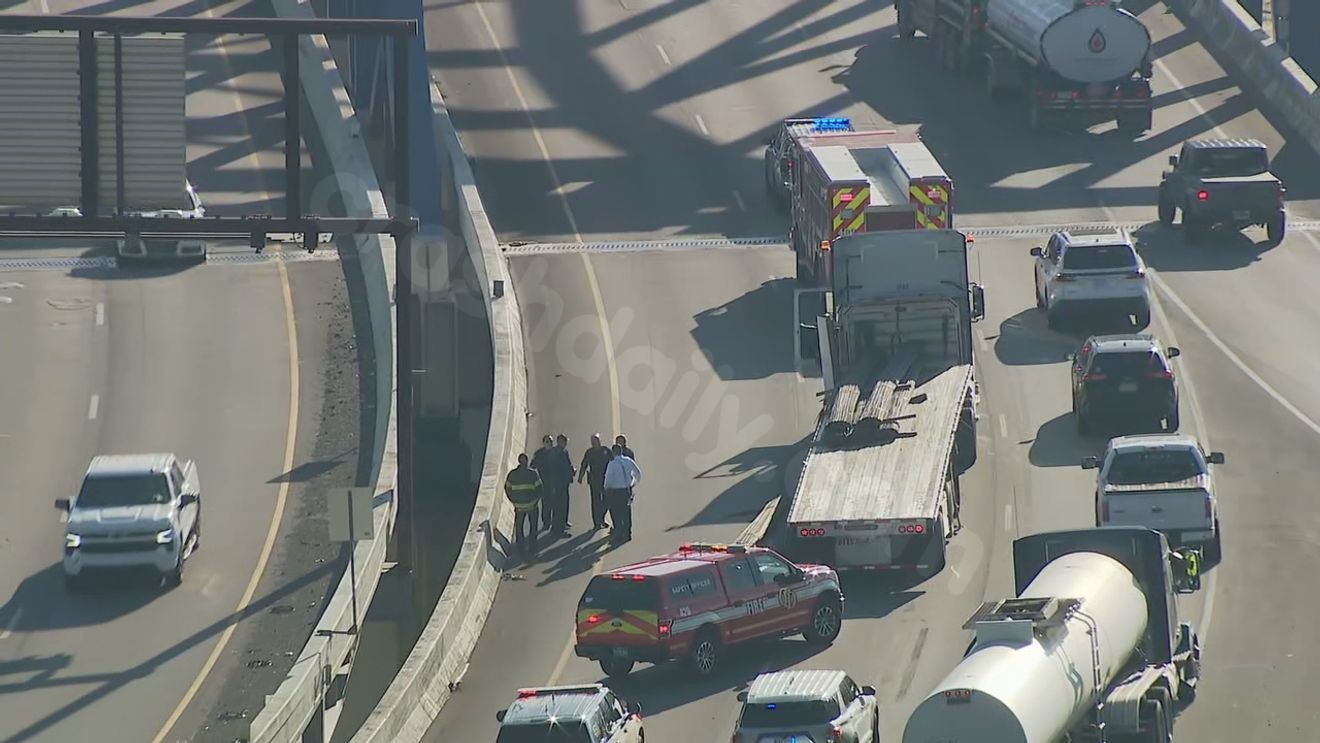 Eastbound I-64 lanes reopen in Charleston after tractor-trailer incident