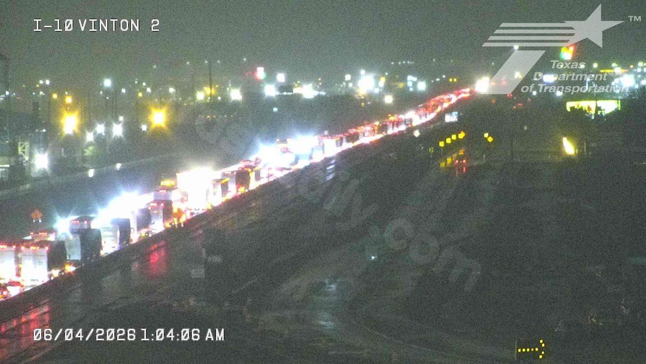 Crash closes all lanes of I-10 West near Vinton