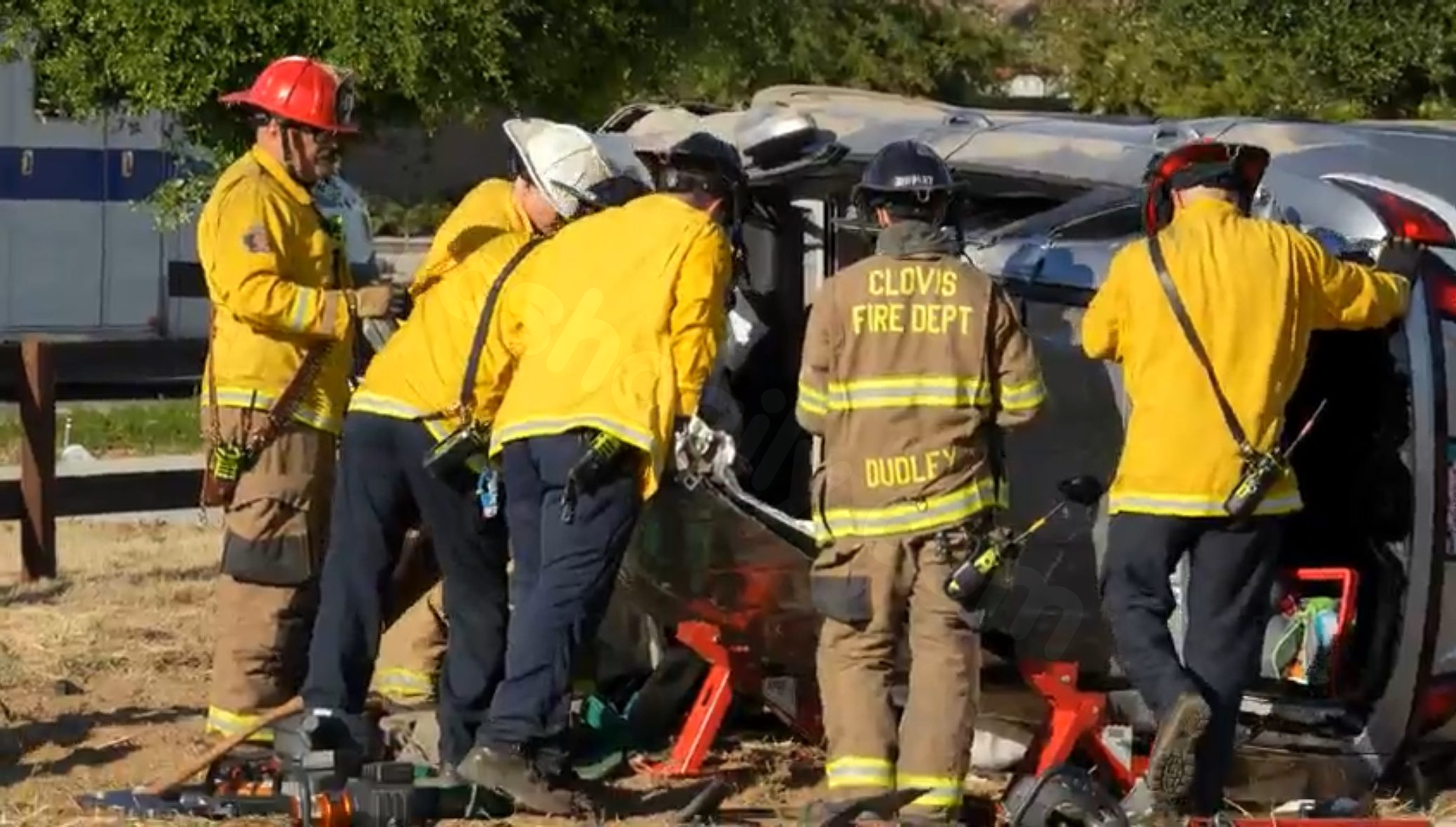 2 injured, 1 arrested in rollover crash in Clovis: PD