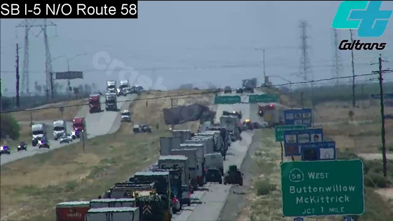 Southbound I-5 shut down near Highway 58 after crash involving semi hauling cattle