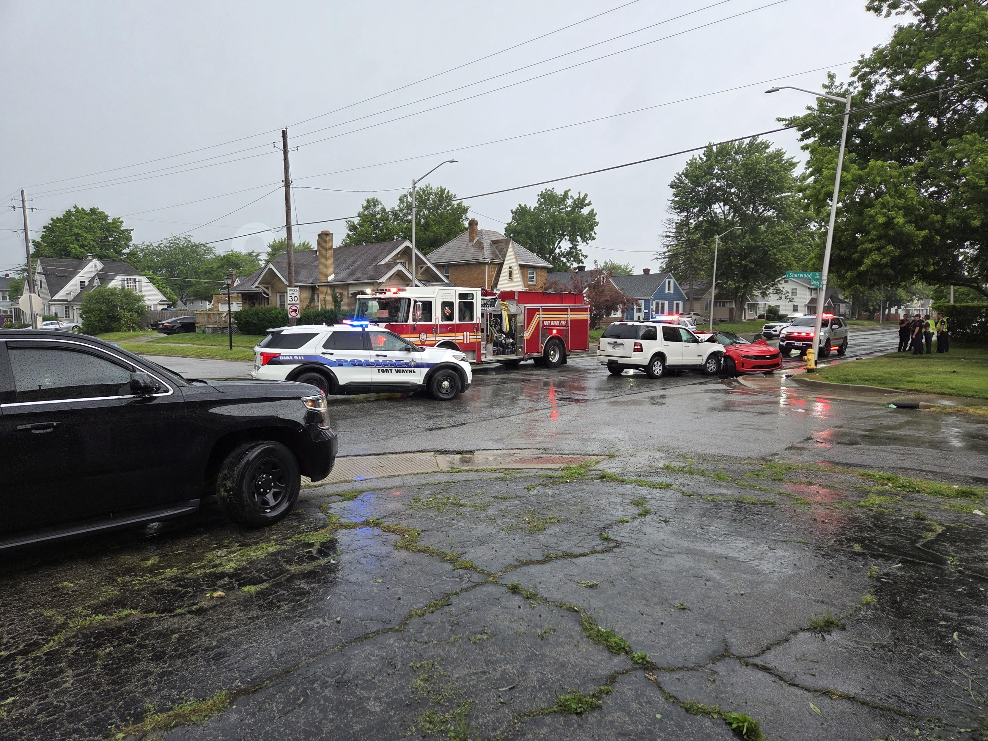 2 seriously injured in crash on Lafayette Street in south Fort Wayne