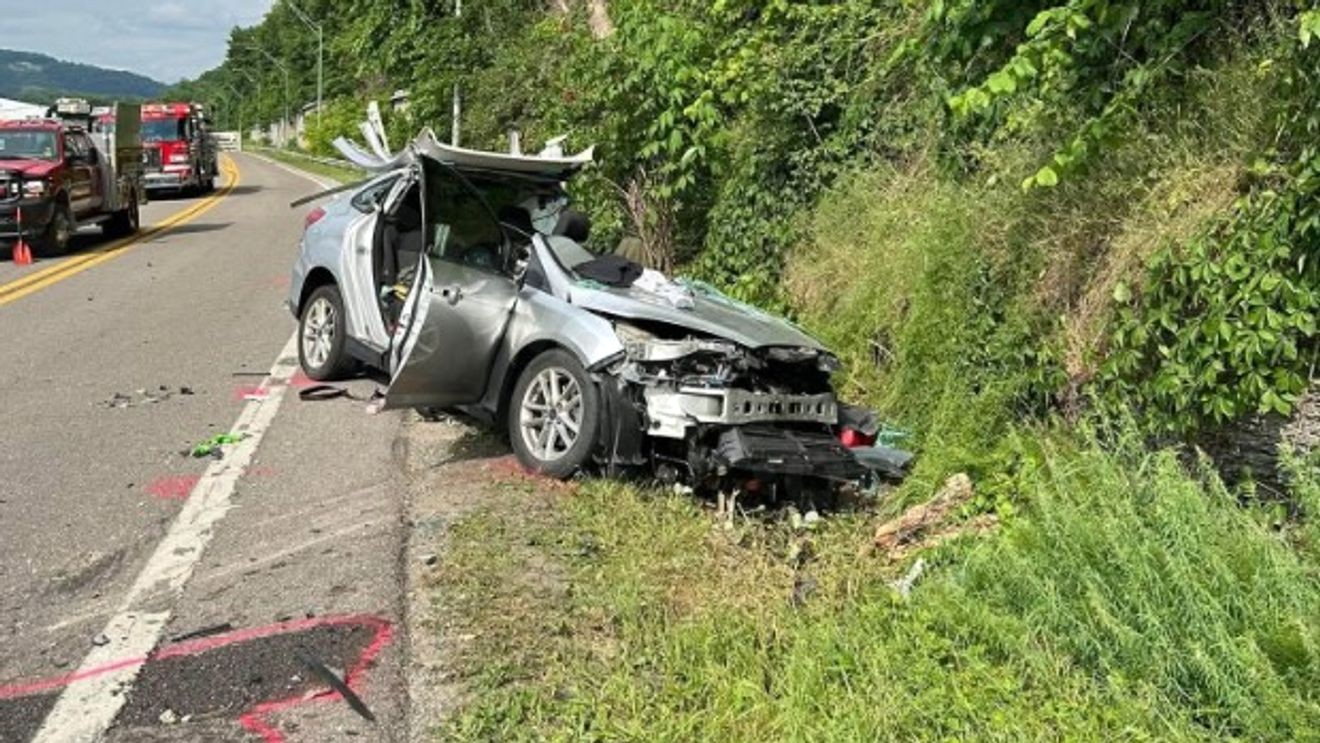 Two hospitalized after crash on W.Va. 2 near Ergon refinery