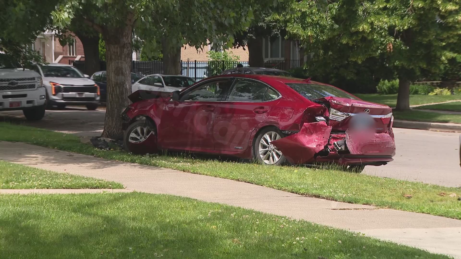 WATCH: Pursuit involving ICE agents ends in crash on Chicago’s Northwest Side