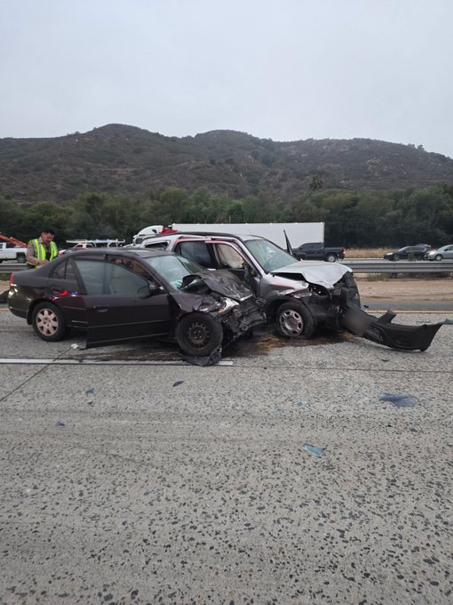 Deadly crash shuts down northbound I-15 near SR-76, causing major traffic delays