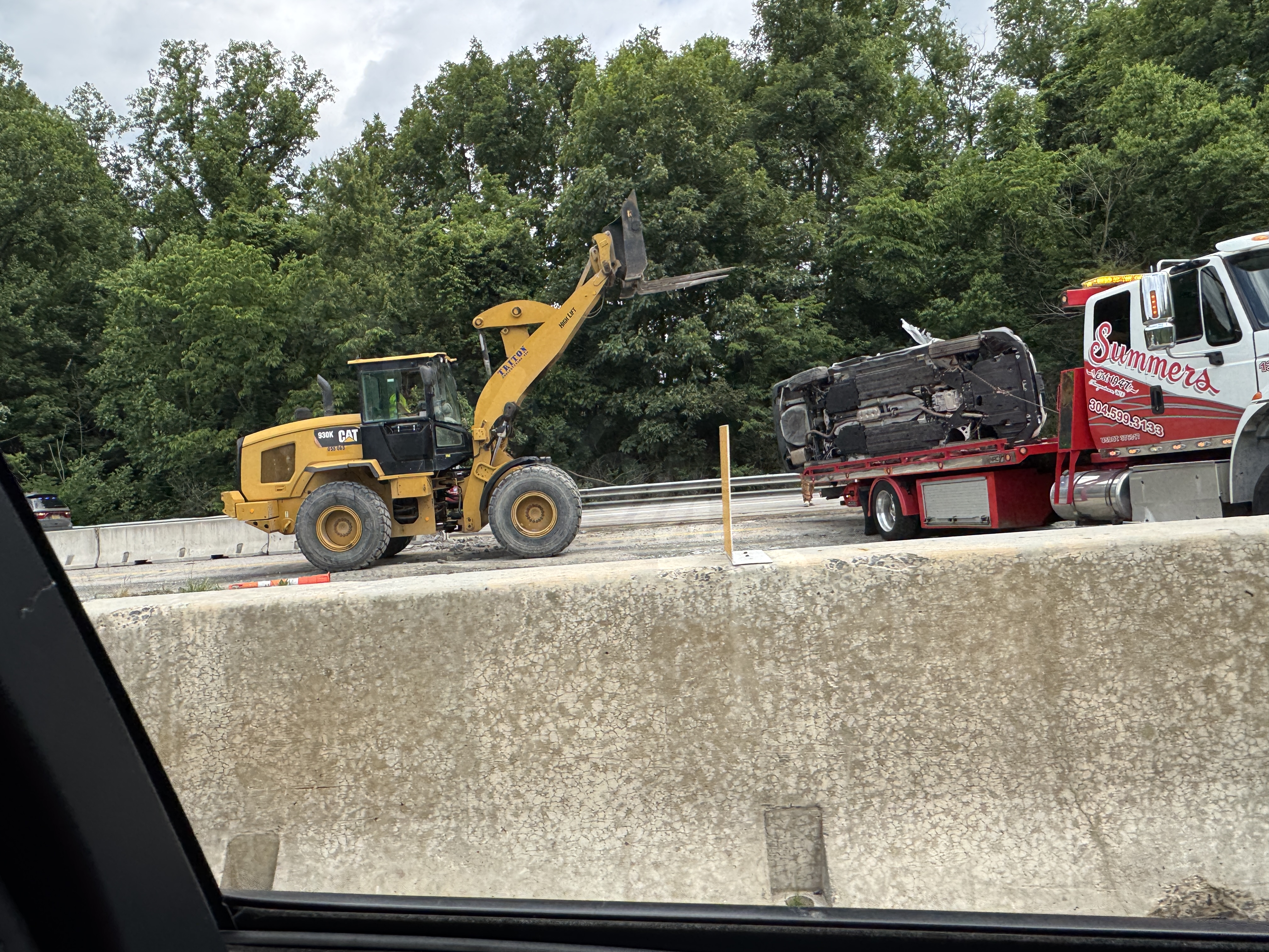 1 transported after 4-vehicle wreck on I-79 in Monongalia County
