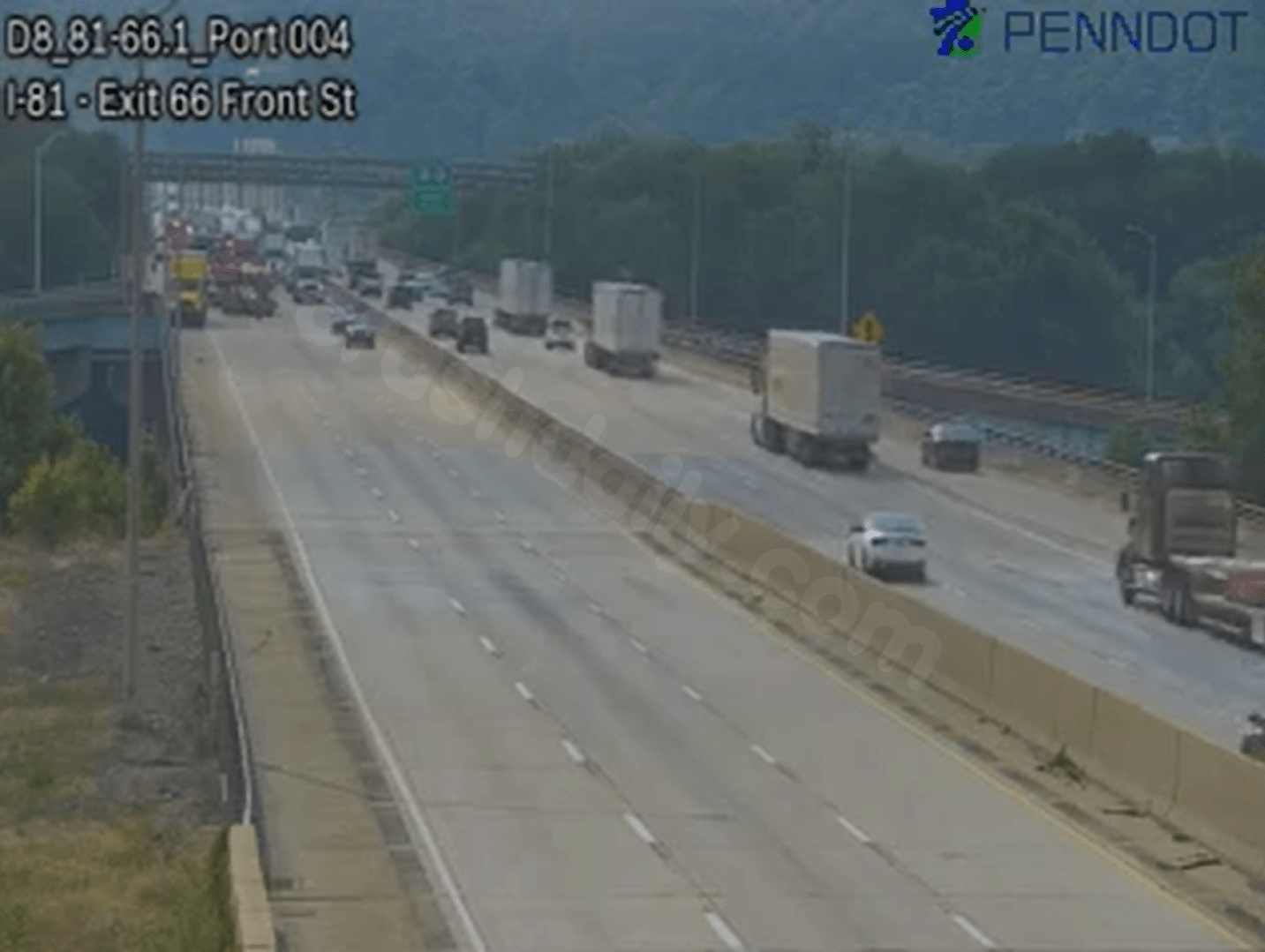 Crash stifles traffic on Interstate 81 northbound near Harrisburg