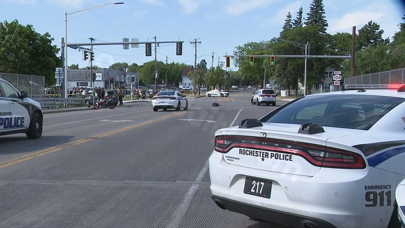 Motorcyclist seriously injured in North Clinton Avenue crash