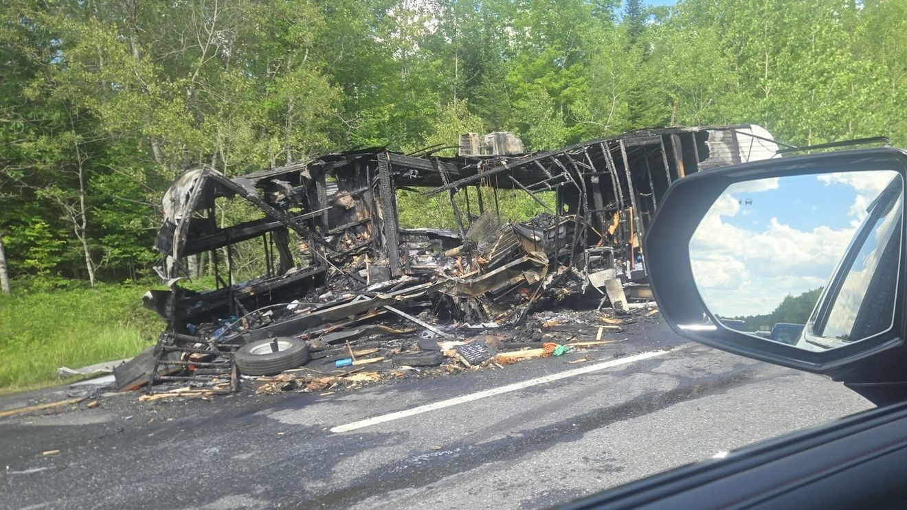Two central Maine I-95 crashes snarl traffic
