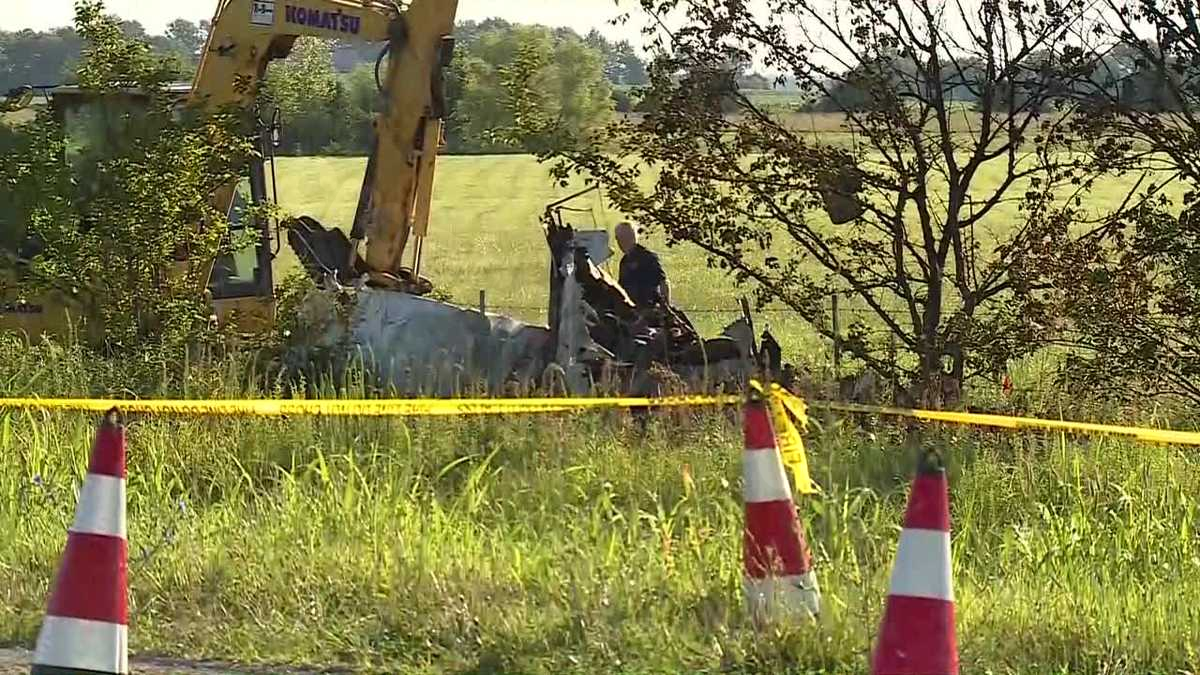 NTSB officials arrive in Butler, Missouri, to begin investigation into deadly skydiving plane crash