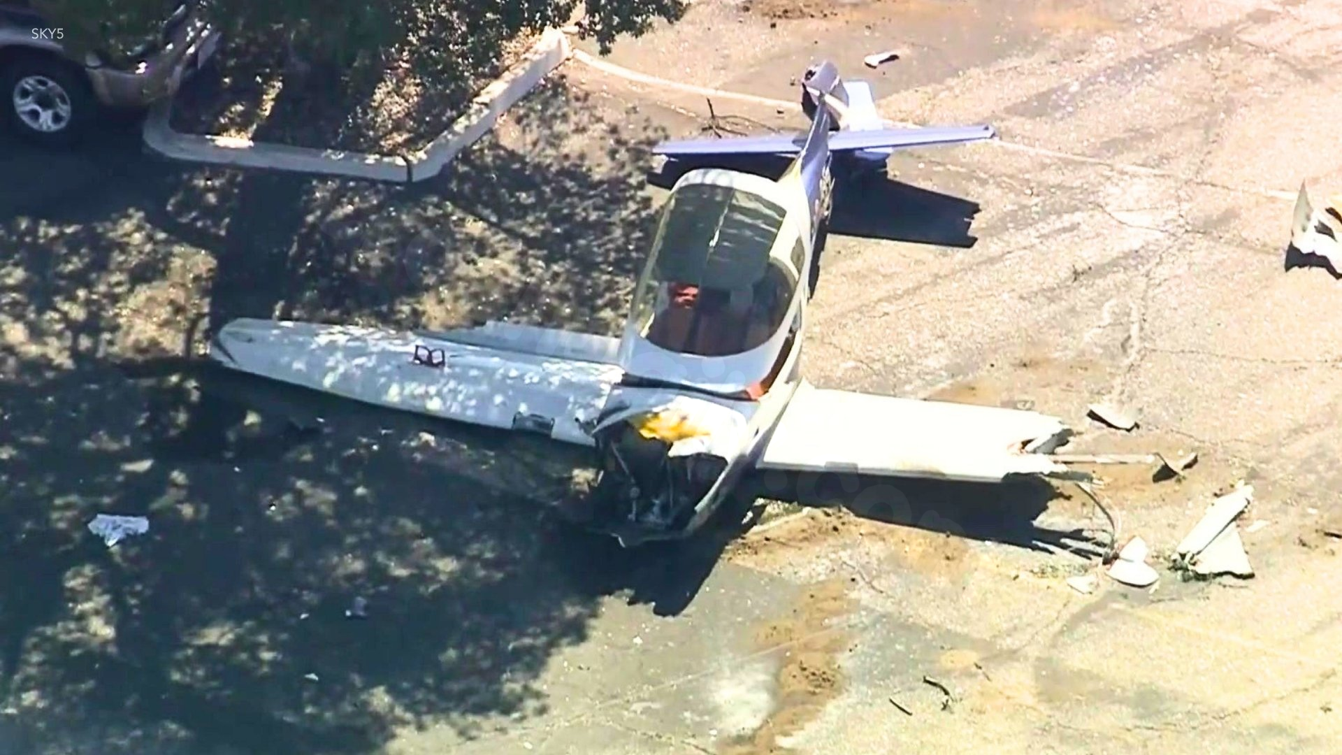 Small plane crashes near Whiteman Airport in Pacoima