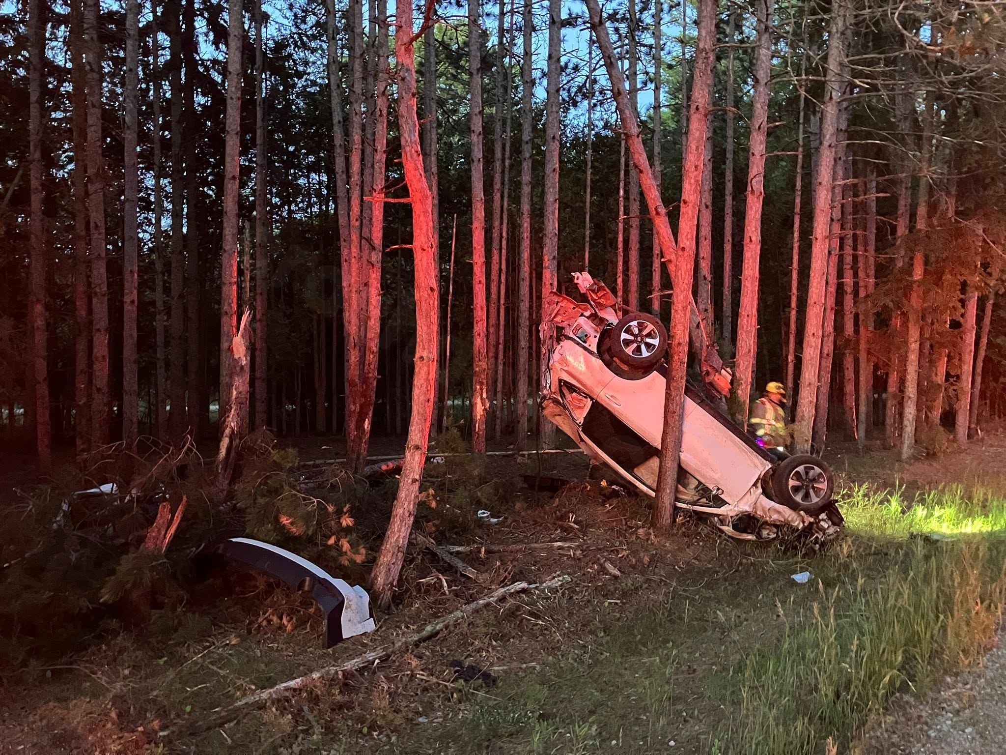 Early morning crash in Peshtigo, driver walks away with non-life-threatening injuries