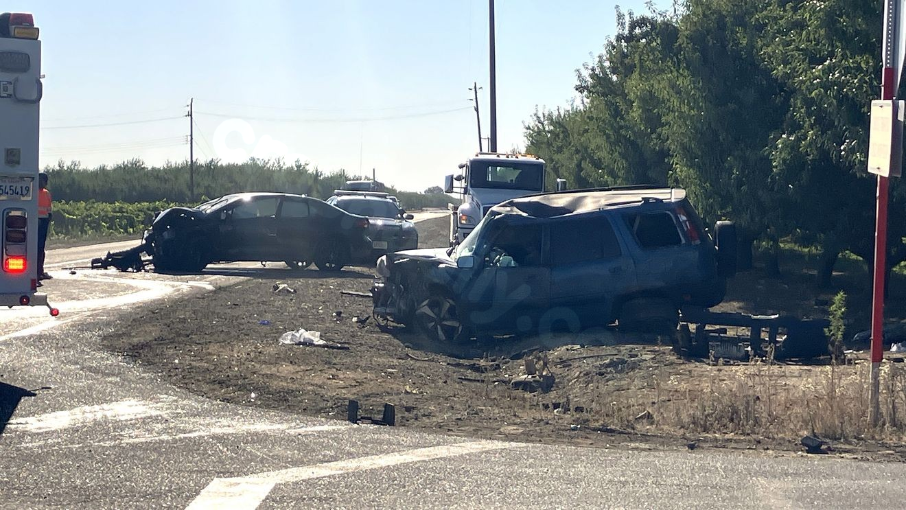Major crash in Kerman sends two to hospital