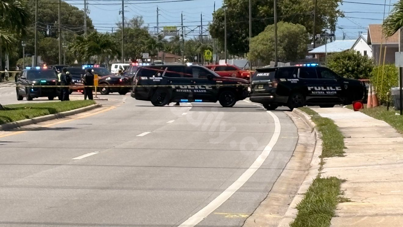 Deadly motorcycle crash shuts down Australian Ave. in Riviera Beach