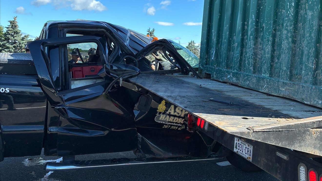 Passenger seriously injured in crash on I-295 in Portland
