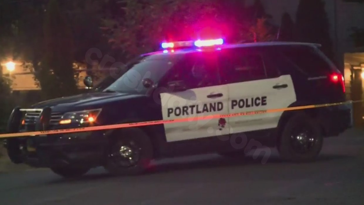 Motorcyclist dead after crash on I-5 South in Portland, freeway closed