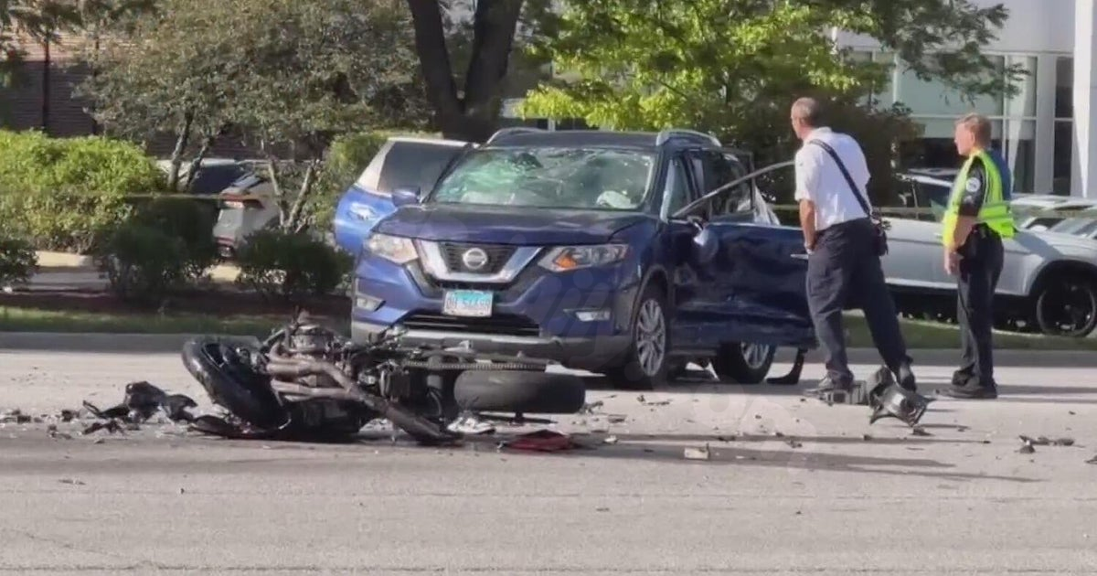 2 people on motorcycle killed in crash in Schaumburg, Illinois, village says