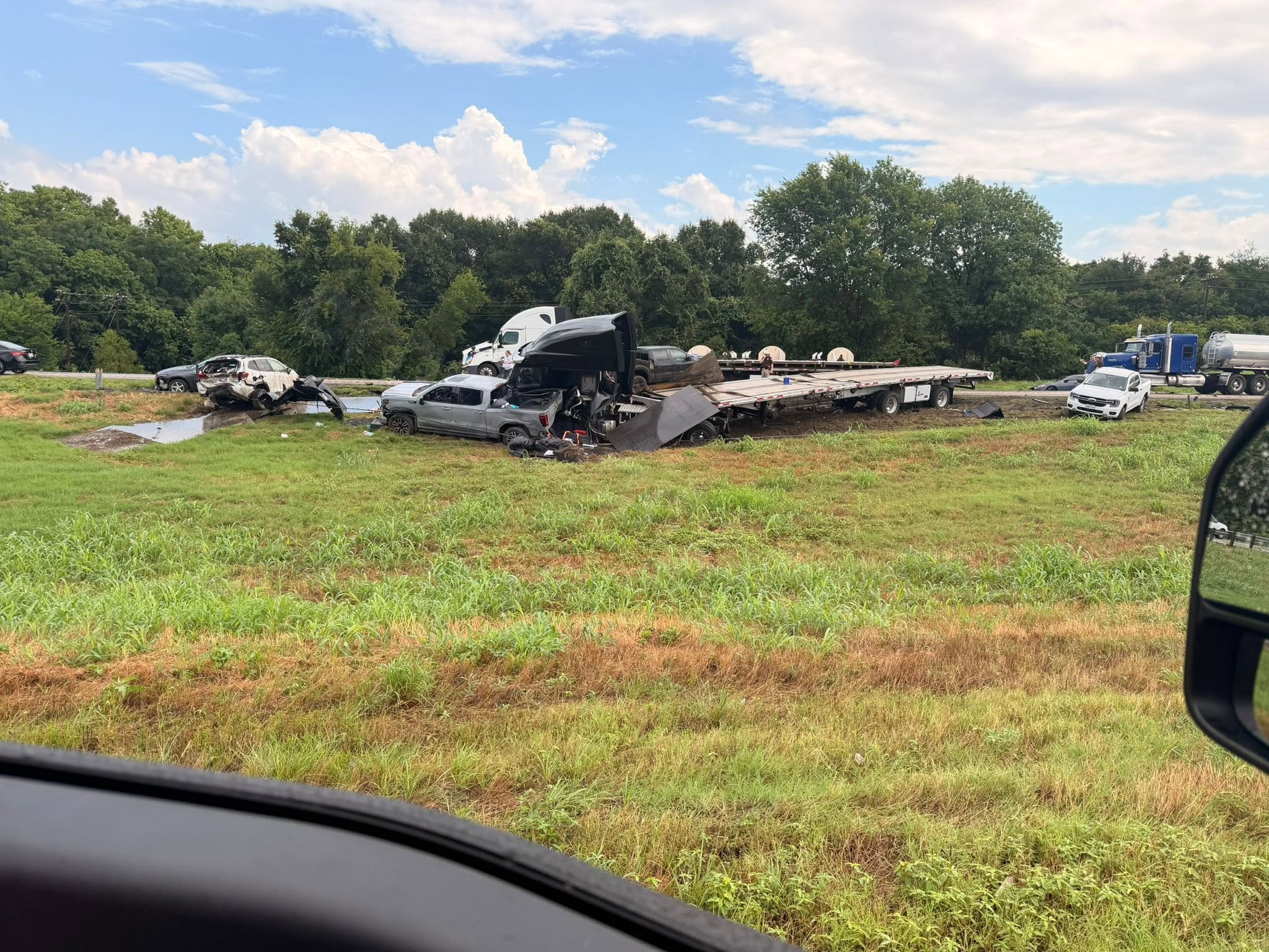 9 hospitalized after 13-vehicle crash on I20 in Kaufman County