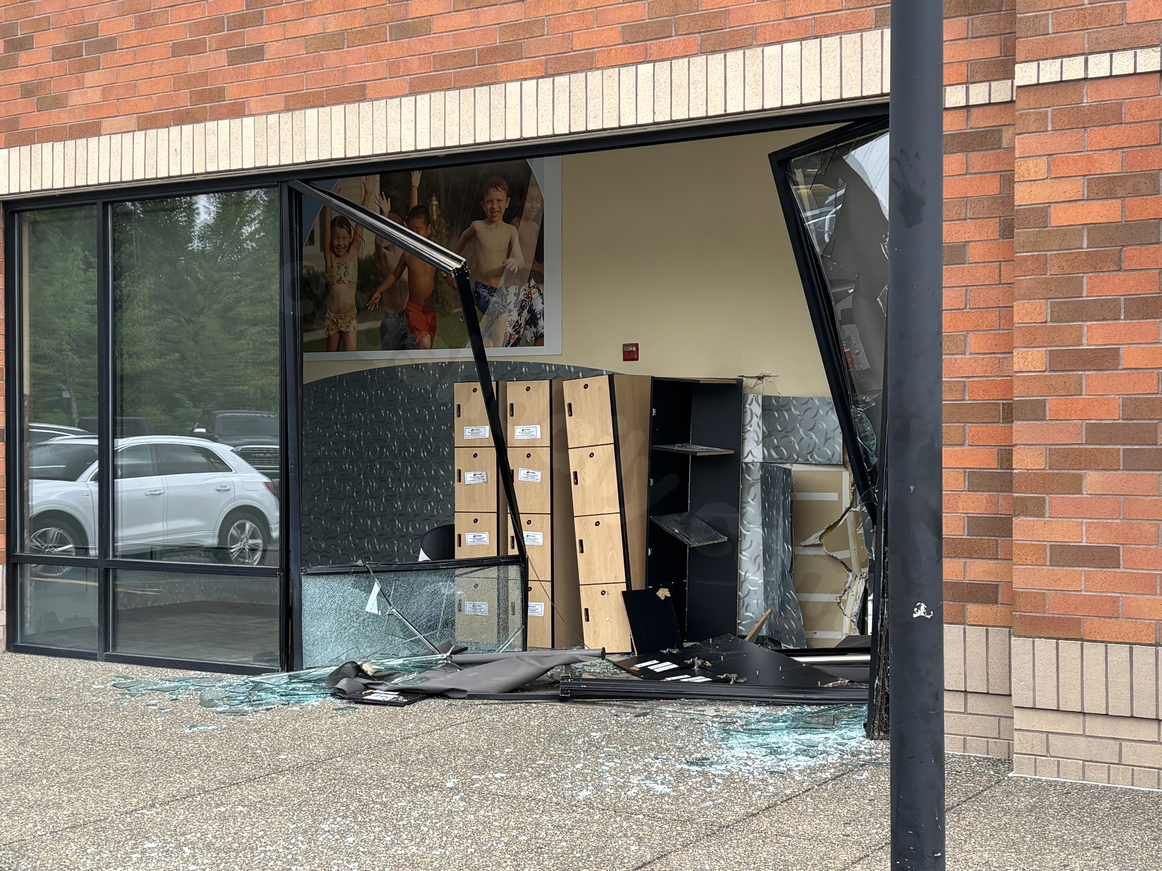 Car crashes into 24 Hour Fitness gym in Beaverton