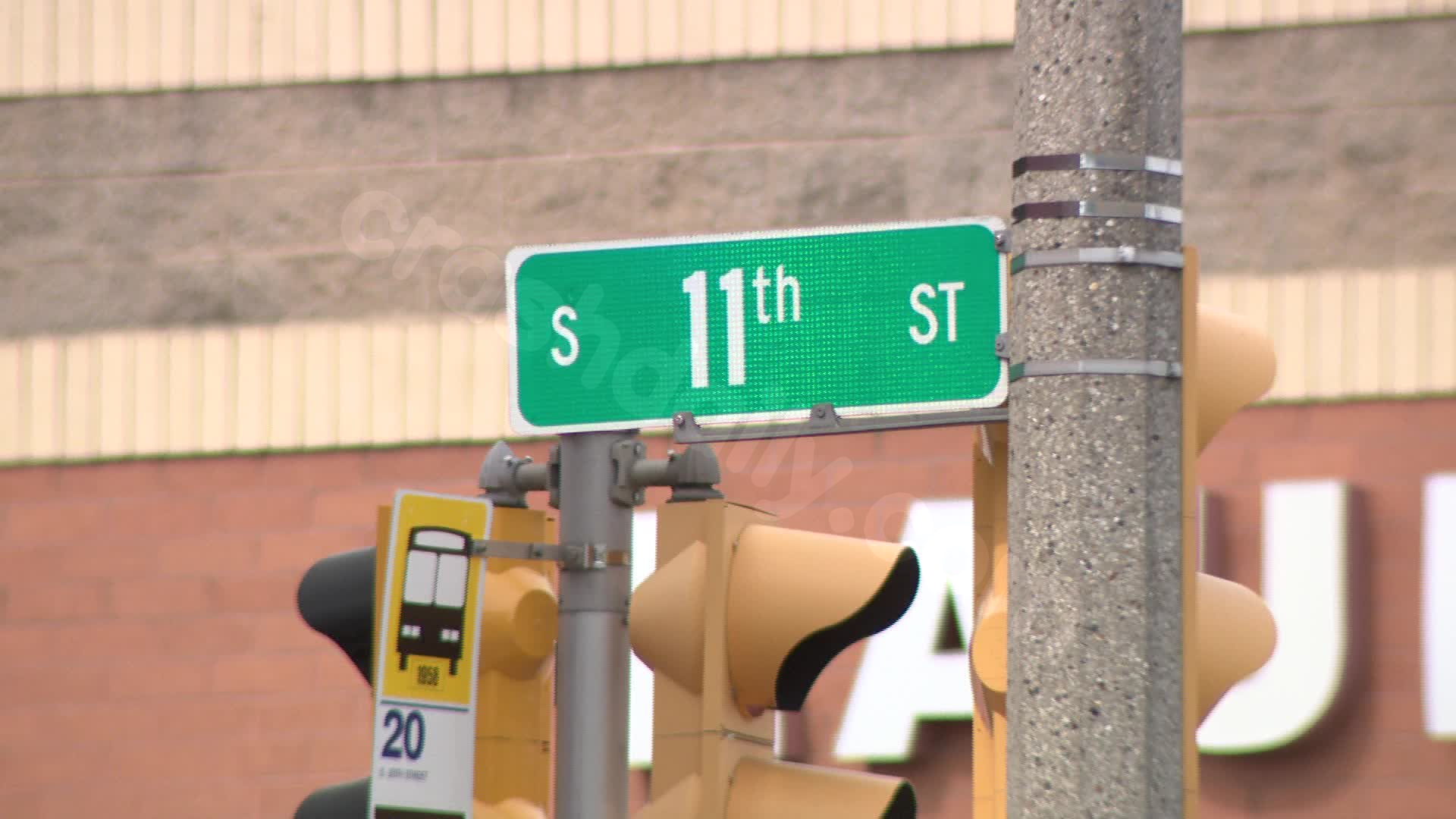 Fatal crash in Milwaukee, 1 killed; driver arrested on scene