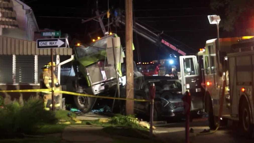 Multiple injured, one critically, after serious crash in Armstrong County